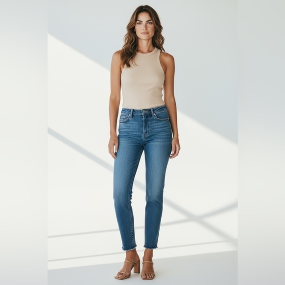 KanCan Los Angeles Mid Rise Skinny Jeans Women’s 8 Raw Hem Stretch Denim